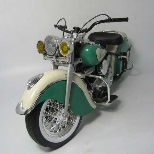 NewRay Indian Chief model motorcycle - die-cast and plastic - scale 1/6