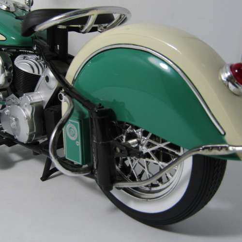 NewRay Indian Chief model motorcycle - die-cast and plastic - scale 1/6