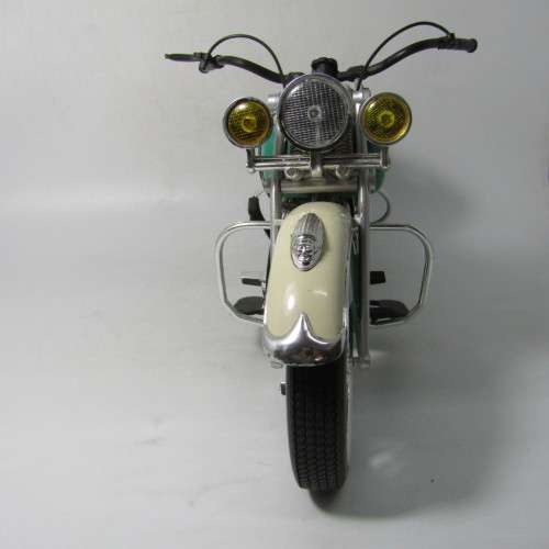 NewRay Indian Chief model motorcycle - die-cast and plastic - scale 1/6
