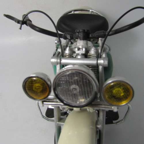 NewRay Indian Chief model motorcycle - die-cast and plastic - scale 1/6