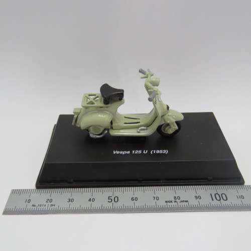 NewRay 1953 Vespa 125 U model motorcycle in case - Scale 1/32