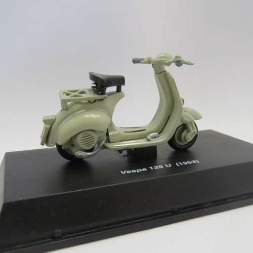 NewRay 1953 Vespa 125 U model motorcycle in case - Scale 1/32