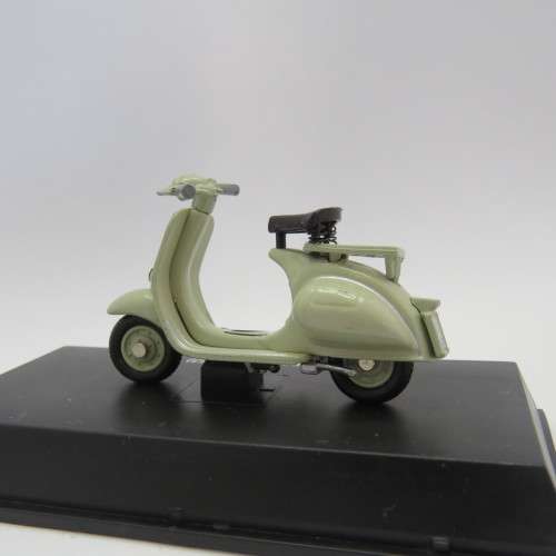 NewRay 1953 Vespa 125 U model motorcycle in case - Scale 1/32