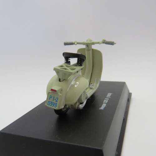 NewRay 1953 Vespa 125 U model motorcycle in case - Scale 1/32