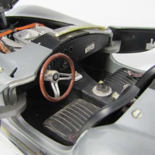 Shelby Collectibles Shelby Cobra 427 S/C model car - missing pieces - scale 1/18