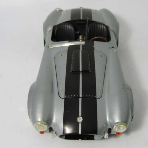 Shelby Collectibles Shelby Cobra 427 S/C model car - missing pieces - scale 1/18