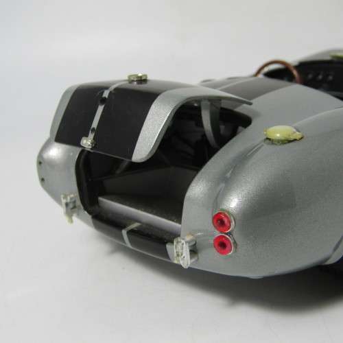 Shelby Collectibles Shelby Cobra 427 S/C model car - missing pieces - scale 1/18