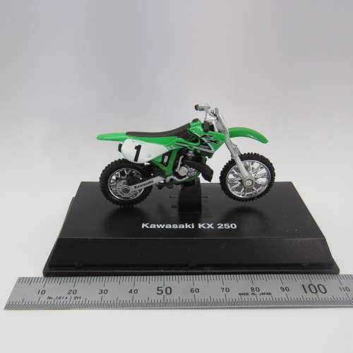 NewRay Kawasaki KX 250 dirt bike model motorcycle in case - Scale 1/32