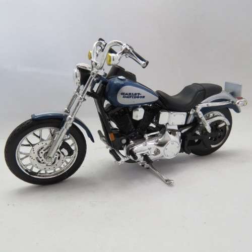 Maisto Harley Davidson Dyna Low Rider model motorcycle - Scale 1/18