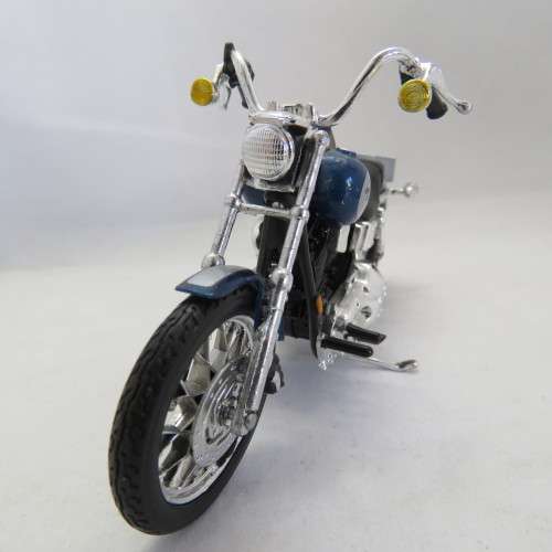 Maisto Harley Davidson Dyna Low Rider model motorcycle - Scale 1/18