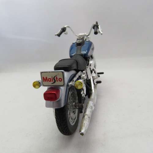 Maisto Harley Davidson Dyna Low Rider model motorcycle - Scale 1/18