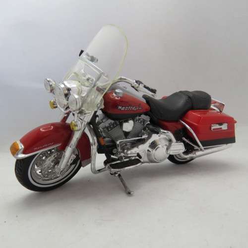 Maisto Harley Davidson Road King model motorcycle - Scale 1/18