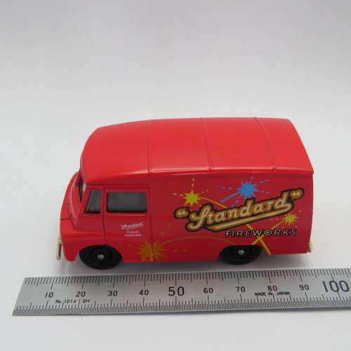 Days Gone Lledo Standard Fireworks LD van - Issue 15