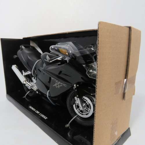 Automaxx Premium Honda CBR 1100 XX model motorcycle in box - Scale 1/12