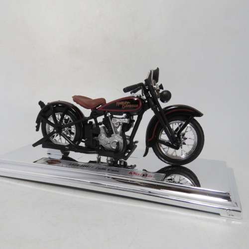 Maisto 1928 Harley Davidson JDH Twin Cam model motorcycle - Scale 1/18 in box