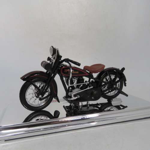 Maisto 1928 Harley Davidson JDH Twin Cam model motorcycle - Scale 1/18 in box