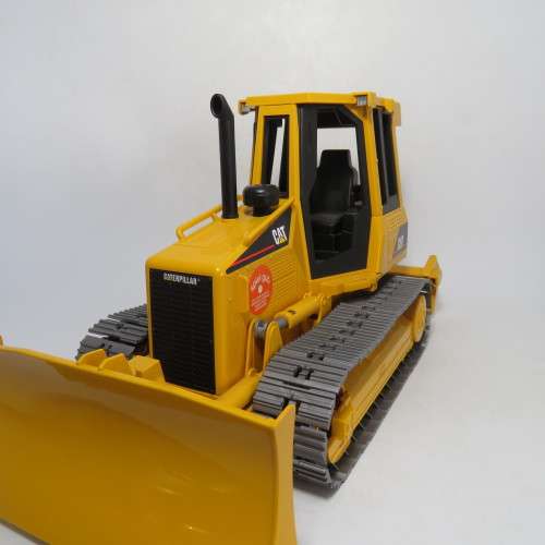 2005 Bruder CAT bulldozer with ripper 1443/1 plastic - Scale 1/16