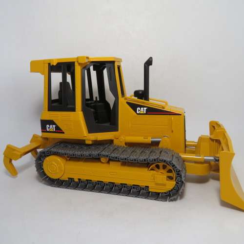 2005 Bruder CAT bulldozer with ripper 1443/1 plastic - Scale 1/16