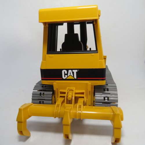 2005 Bruder CAT bulldozer with ripper 1443/1 plastic - Scale 1/16