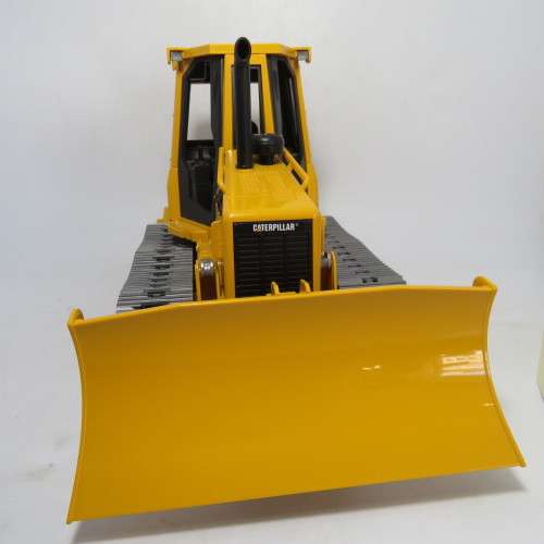 2005 Bruder CAT bulldozer with ripper 1443/1 plastic - Scale 1/16