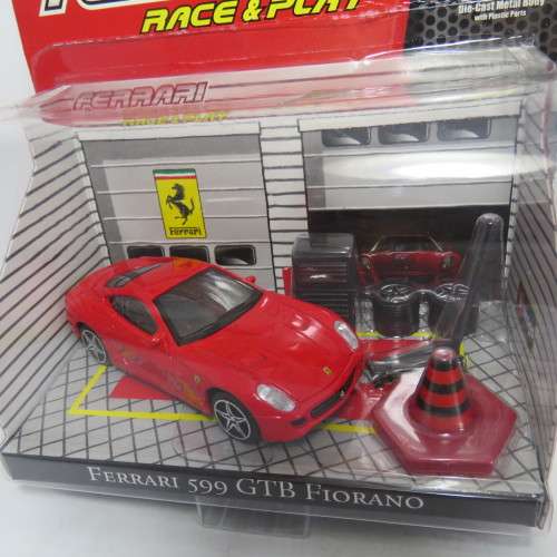 Bburago Race and Play garage Ferrari 599 GTB Fiorano model car - Scale 1/43