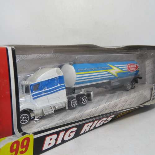 Motor Max Big Rigs truck and trailer in box