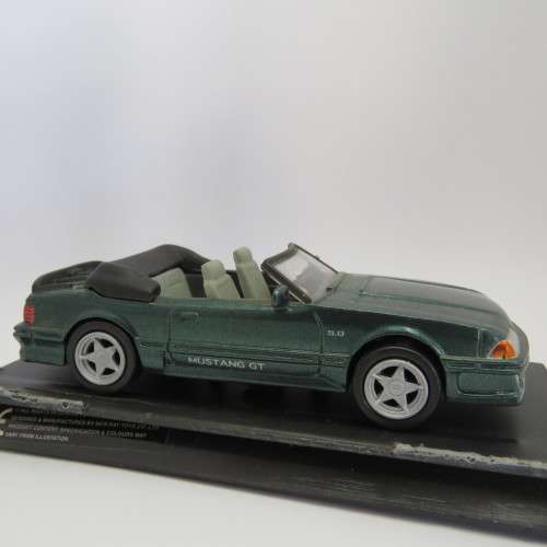 NewRay 1989 Ford Mustang GT Convertible model car - Scale 1/43