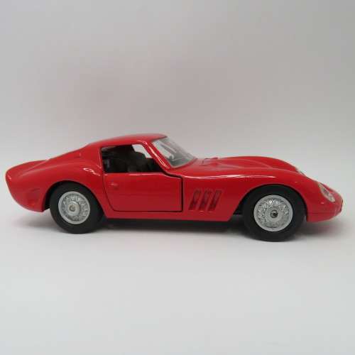 Maisto Ferrari 250 GTO model car - Scale 1/38