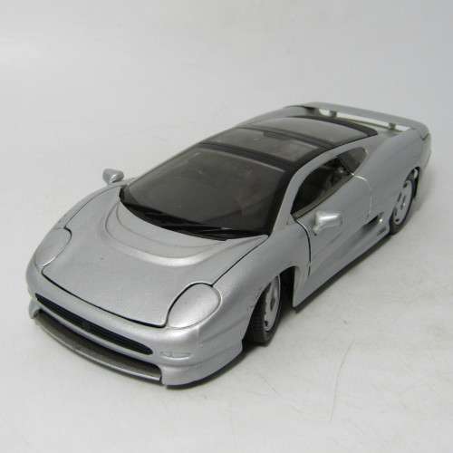 Maisto Jaguar XJ220 model car - scale 1/24