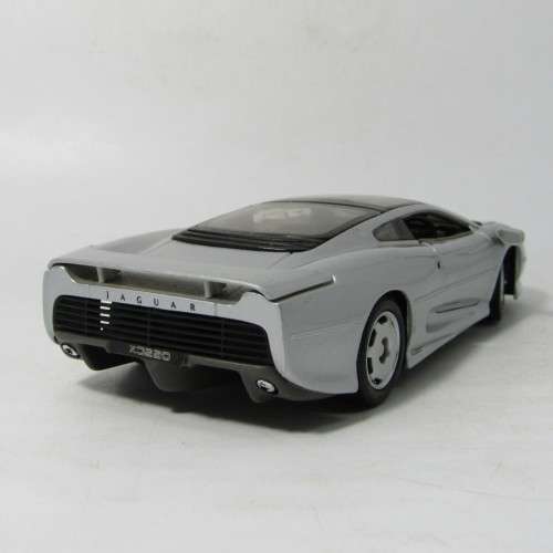 Maisto Jaguar XJ220 model car - scale 1/24