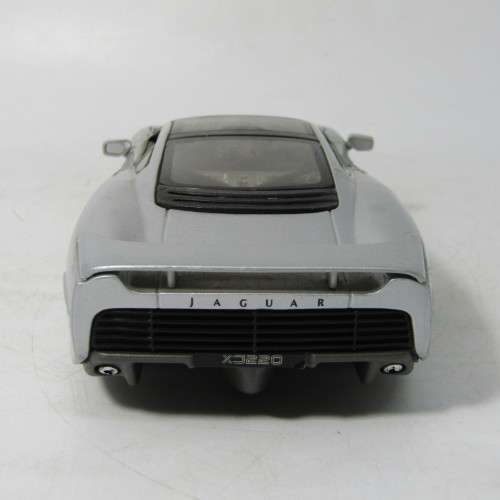Maisto Jaguar XJ220 model car - scale 1/24