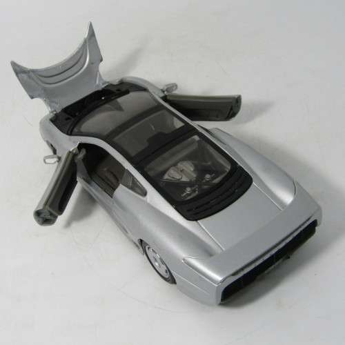 Maisto Jaguar XJ220 model car - scale 1/24