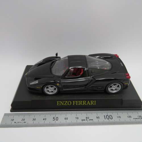 Ferrari Enzo die-cast model car - Scale