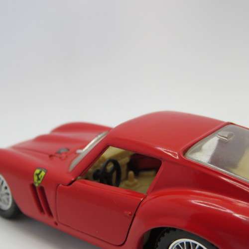 Solido 1963 Ferrari 250 GTO model car - Scale 1/43