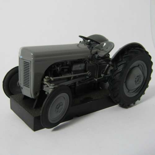 Universal Hobbies Ferguson TEA 20 die-cast model tractor - scale 1/43