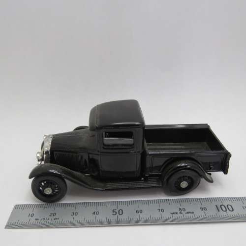 Eligor 1932 Ford pickup truck model car - Scale 1/43