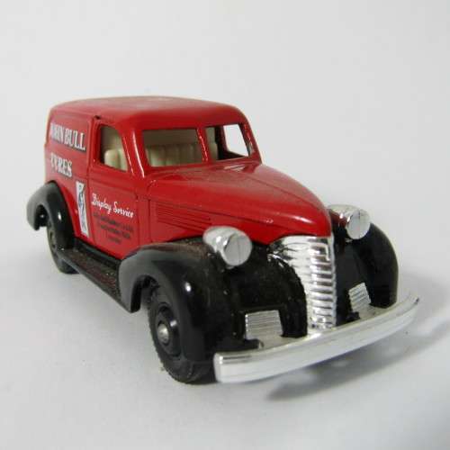 Lledo Days Gone 1939 Chevrolet Panel van - John Bull tyres - DG 40