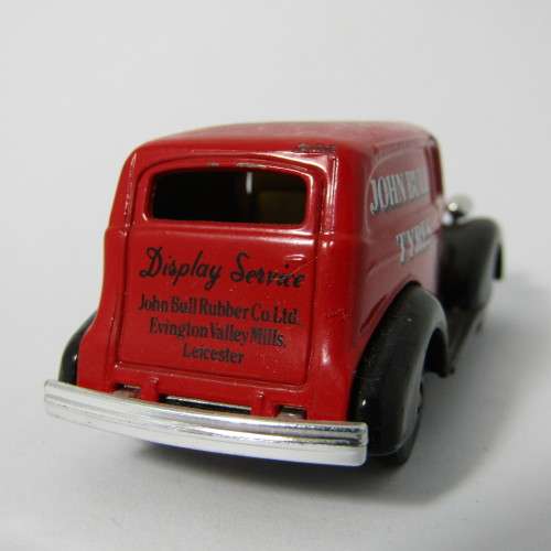 Lledo Days Gone 1939 Chevrolet Panel van - John Bull tyres - DG 40