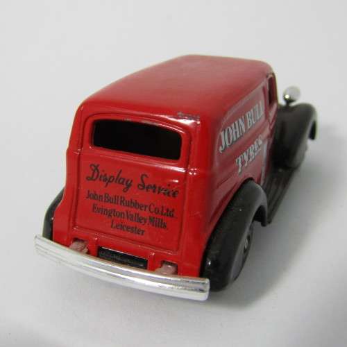 Lledo Days Gone 1939 Chevrolet Panel van - John Bull tyres - DG 40