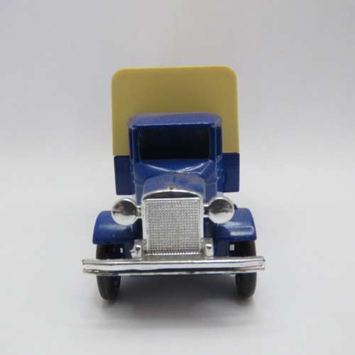 Lledo Days Gone 1934 Mack Canvas back truck - Tate and Lyle`s - DG 28