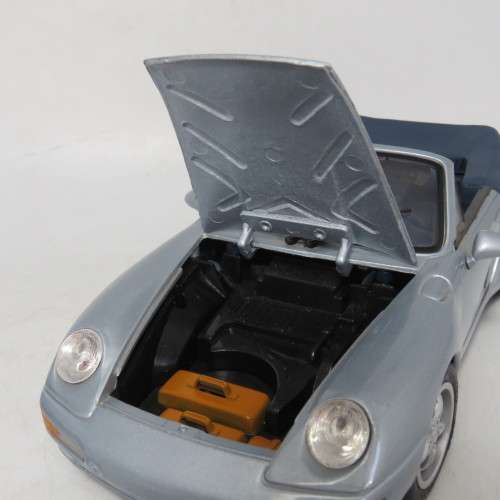 Maisto 1994 Porsche 911 Carrera Cabriolet die-cast model car - Scale 1/18