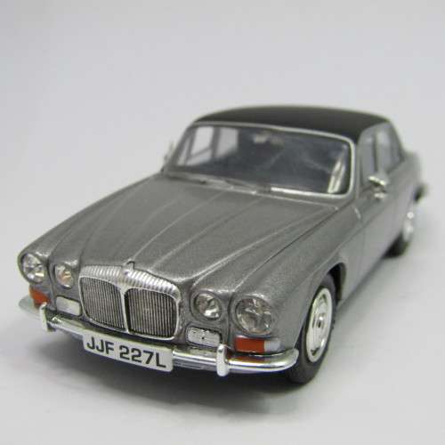Lledo Vanguards Jaguar XJ6 Diamler Sovereign die-cast model car - scale 1/43