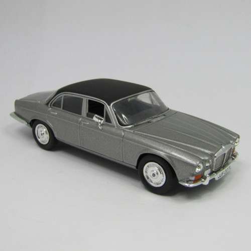 Lledo Vanguards Jaguar XJ6 Diamler Sovereign die-cast model car - scale 1/43