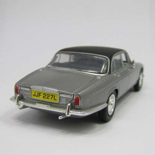 Lledo Vanguards Jaguar XJ6 Diamler Sovereign die-cast model car - scale 1/43