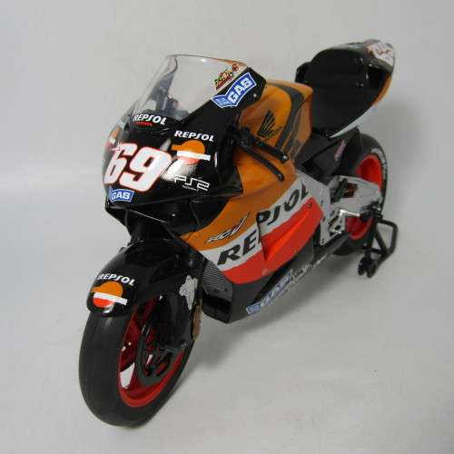 Protar 2005 Honda RC211V Team Repsol MotoGP model motorcycle - scale 1/9 in box - #69 Nicky Hayden