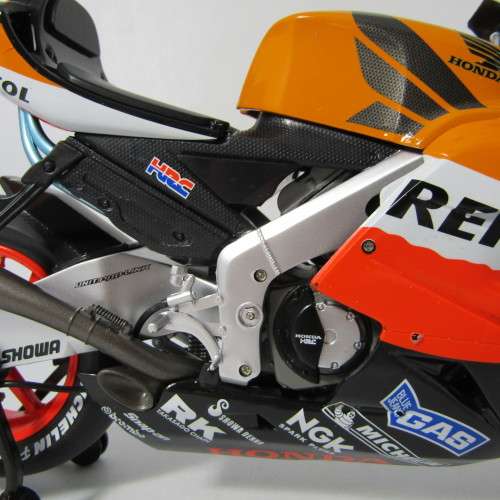 Protar 2005 Honda RC211V Team Repsol MotoGP model motorcycle - scale 1/9 in box - #69 Nicky Hayden