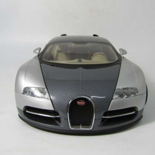 AutoArt Bugatti EB 16.4 Veyron showcar model car in box - excellent - #1661 with COA