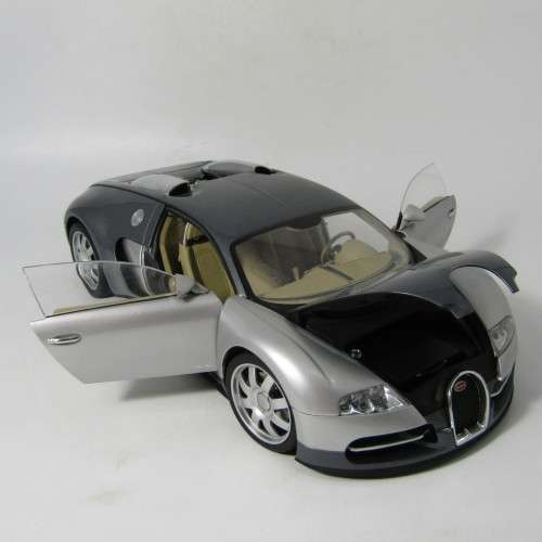 AutoArt Bugatti EB 16.4 Veyron showcar model car in box - excellent - #1661 with COA