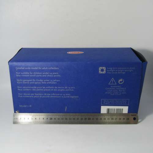 AutoArt Bugatti EB 16.4 Veyron showcar model car in box - excellent - #1661 with COA