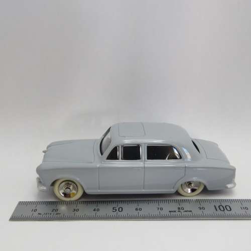 Dinky Toys #521 Peugeot 403 Berline model car - Mint boxed - DeAgostini Ltd